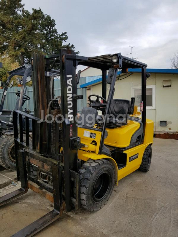 현대지게차 3톤 디젤--0