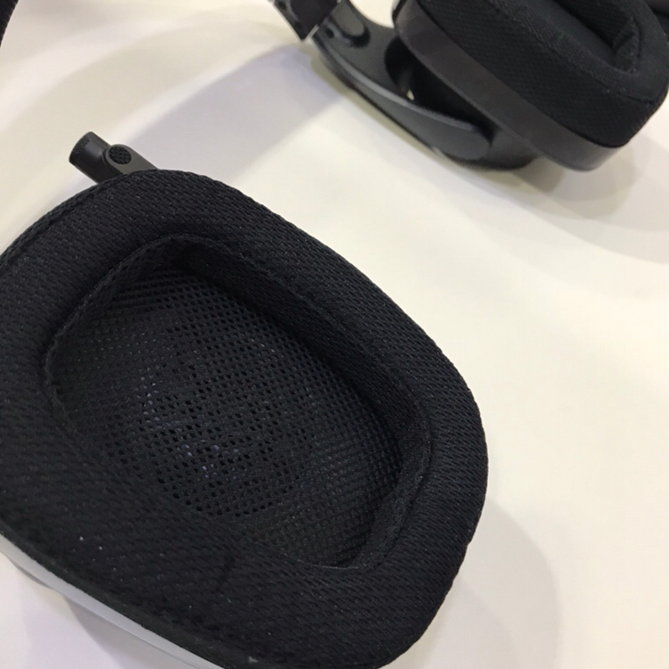 로지텍 G533 팝니다.--4