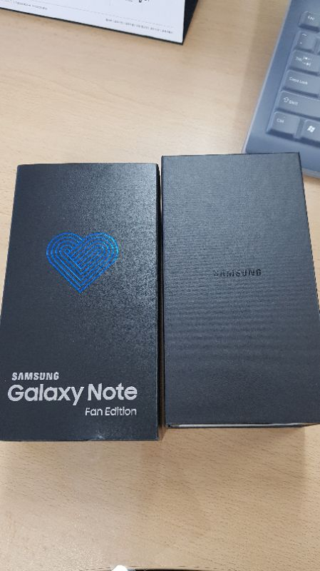 갤럭시 노트fe 64기가 skt 블랙 이미지