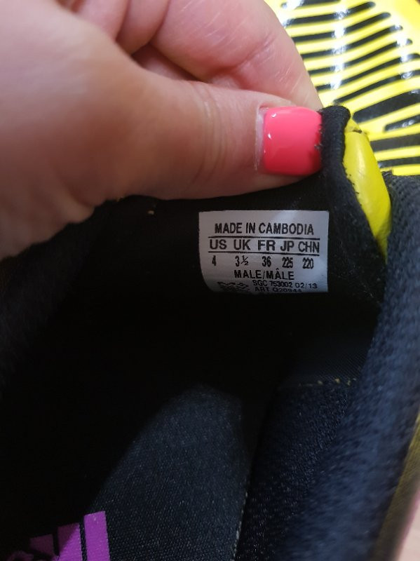 아디다스 아동  축구화(225) 이미지