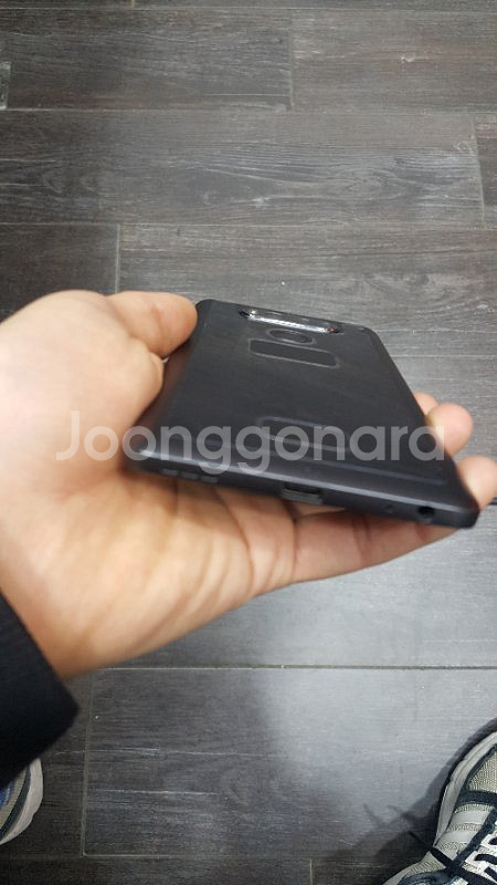 V20 64기가 티탄정상해지 3사이용가능--0