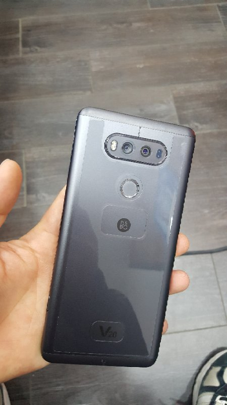 V20 64기가 티탄정상해지 3사이용가능--1