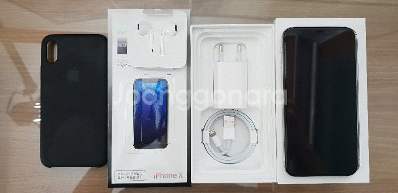 아이폰X 256GB 실버 언락폰 판매합니다.--0