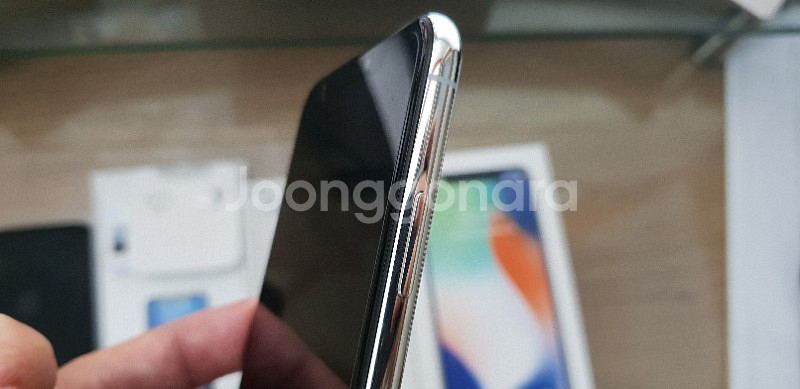 아이폰X 256GB 실버 언락폰 판매합니다.--4