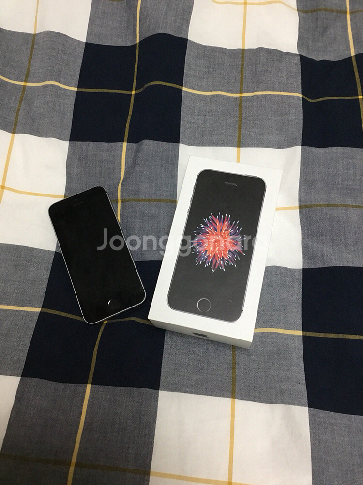 아이폰SE 64g 스페이스그레이 팝니다--0