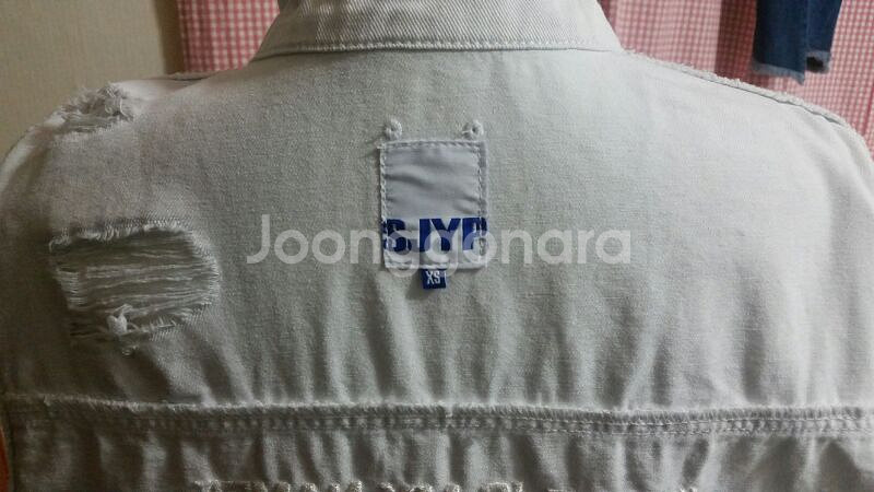 SJYP 루즈핏 데님 자켓--3