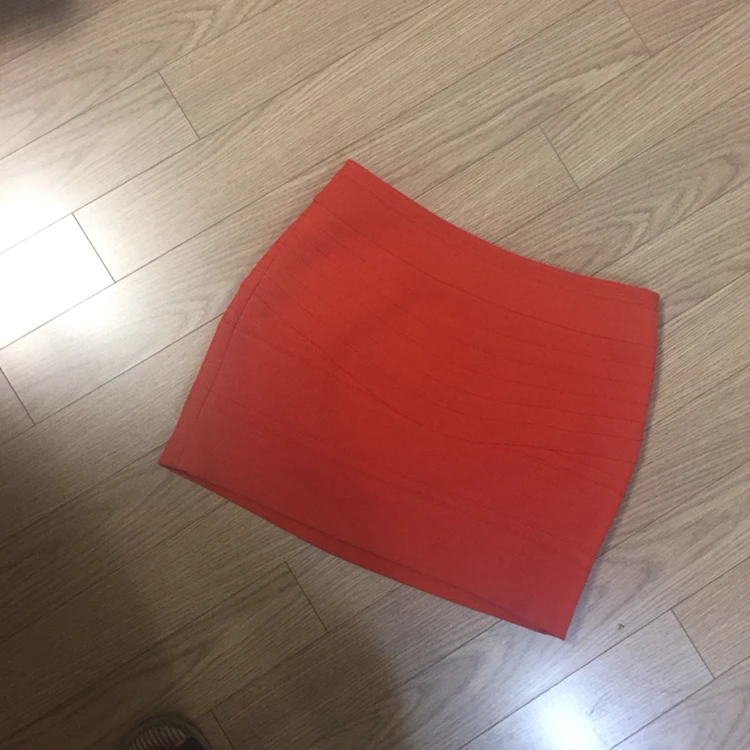 커밍스텝 오렌지레드 미니 스커트 이미지