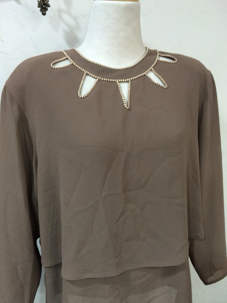 비즈넥 펀칭이중블라우스--1