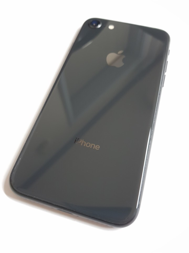 아이폰8 64G 스페이스 그레이 판매합니다--5