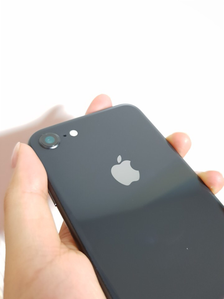 아이폰8 64G 스페이스 그레이 판매합니다--6