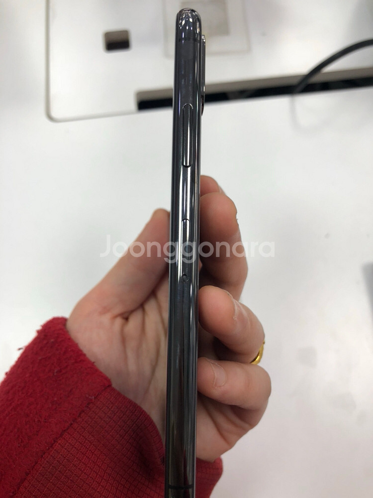 아이폰X 256GB 3개월쓴거 판매합니다.--1