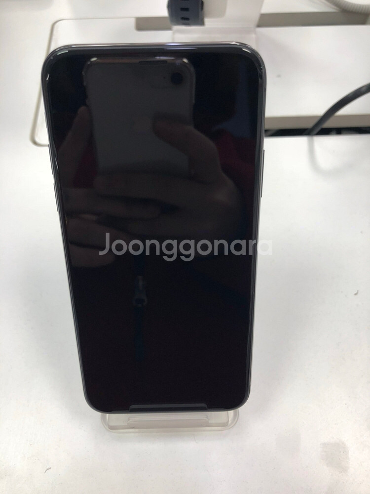 아이폰X 256GB 3개월쓴거 판매합니다.--4