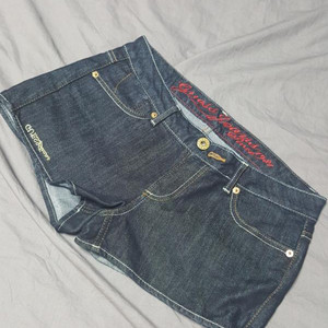 게스 숏청바지 28
텍만없는 새옷입니다.