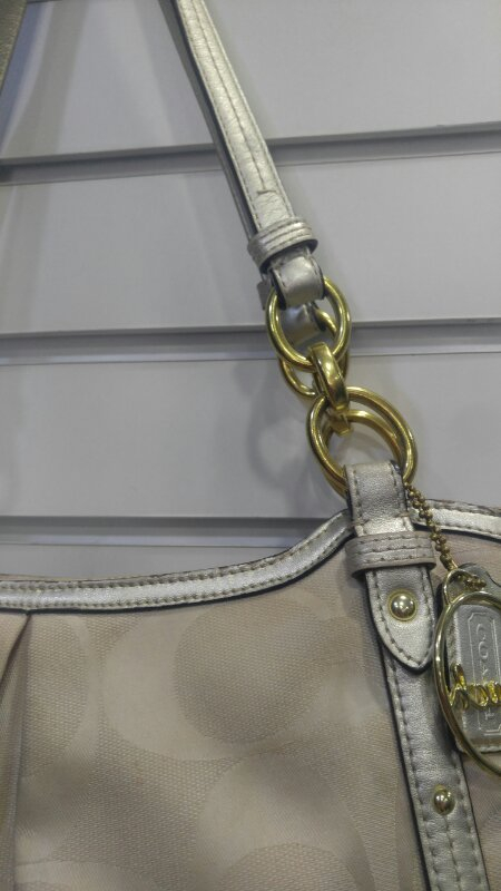 코치 시그니쳐 숄더백--1