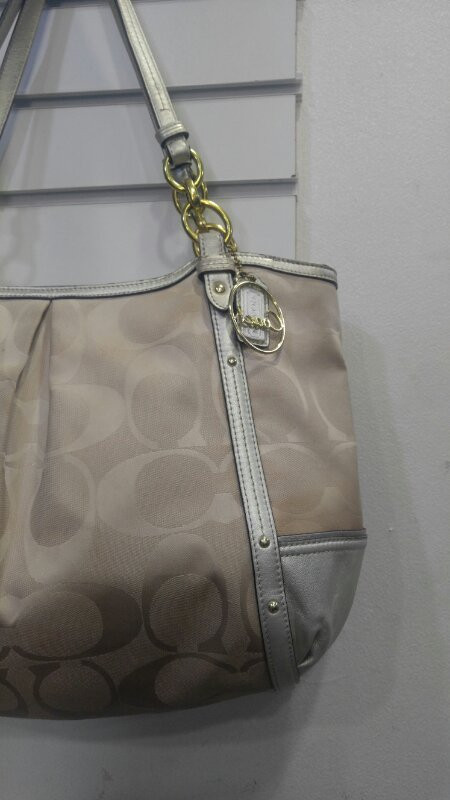 코치 시그니쳐 숄더백--2