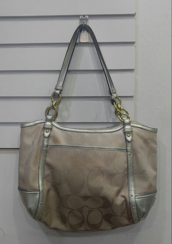 코치 시그니쳐 숄더백--3