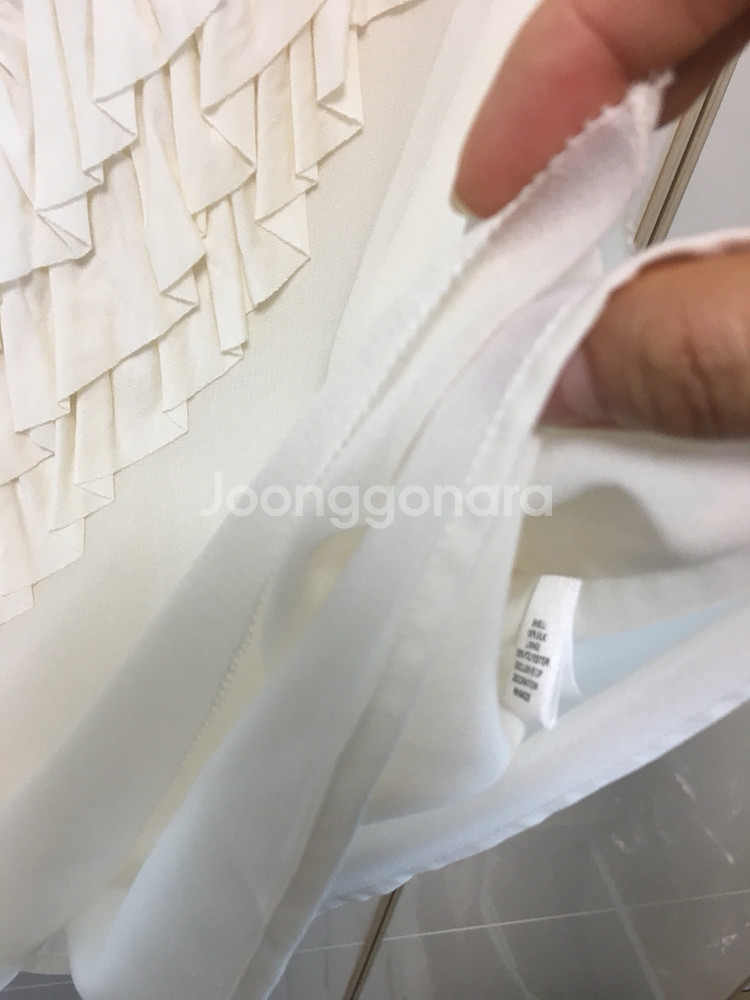 바나나리퍼블릭 실크100% 프릴 블라우스--3