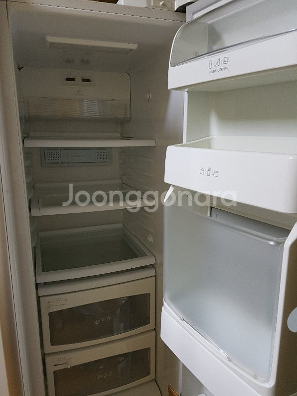 냉장고 팝니다. 가격 내릴께요. 가격 다시 한번 --3