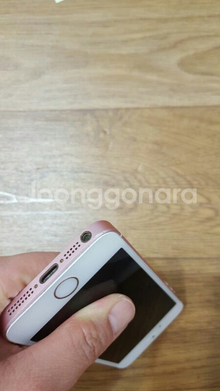 아이폰se 64기가 저렴하게 팝니다^^--7