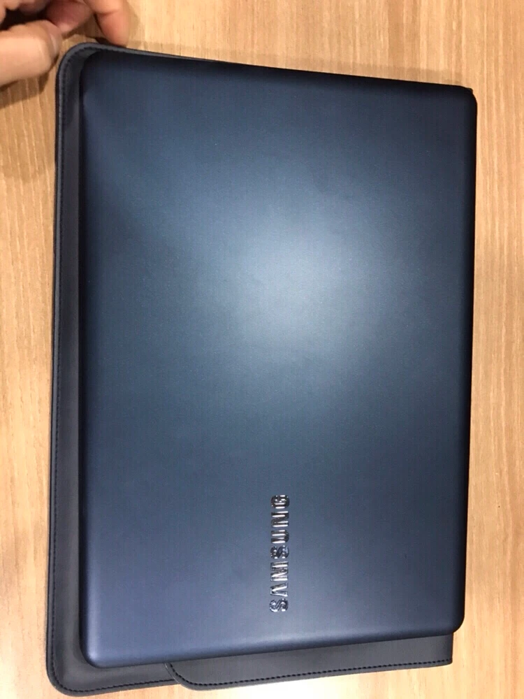 휴대가 편리한 삼성 노트북 9 Lite NT910 이미지