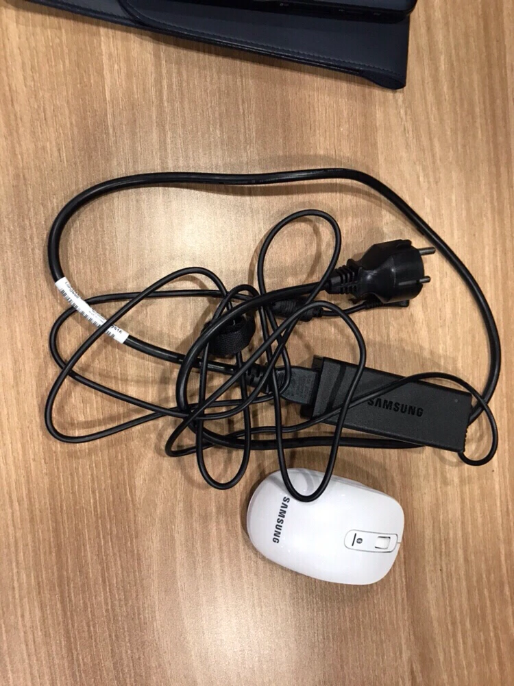 휴대가 편리한 삼성 노트북 9 Lite NT910 이미지