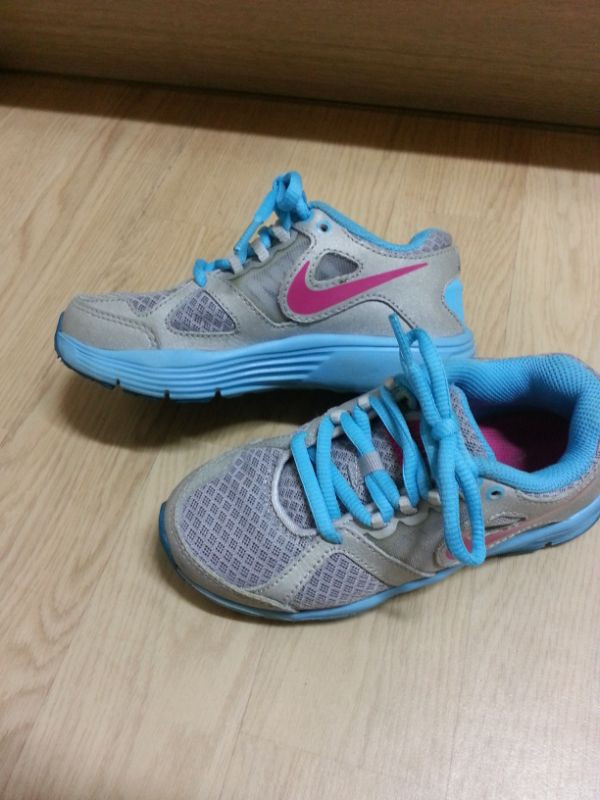 나이키 키즈 운동화 이미지