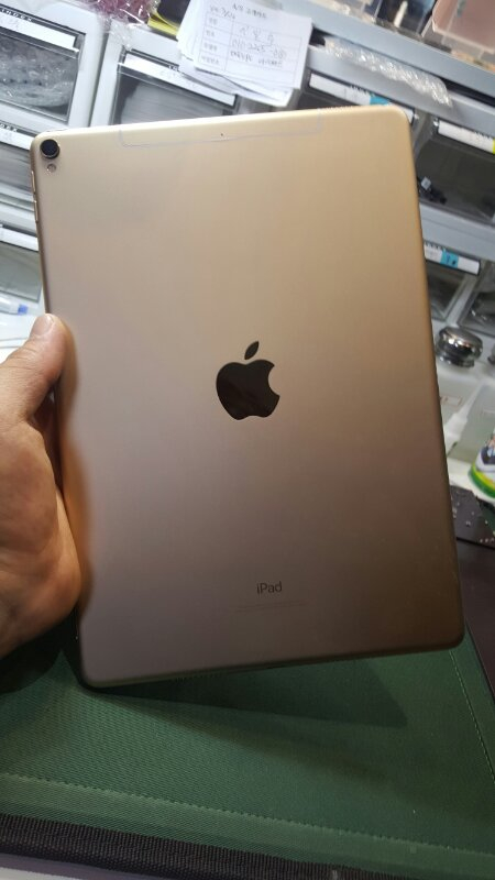 아이패드 프로 10.5 64기가 골드 셀룰러+와이--1