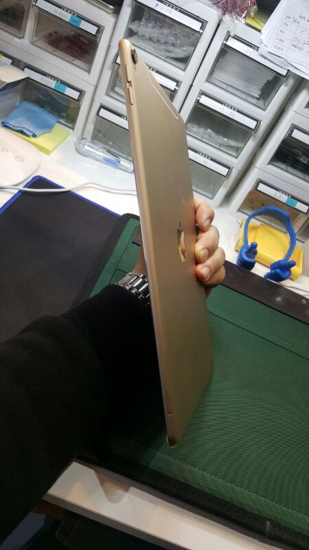 아이패드 프로 10.5 64기가 골드 셀룰러+와이--5