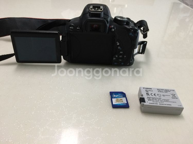 캐논 650D dslr <줌 렌즈 포함>--1