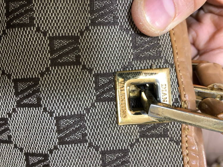 diana Valentino/ 숄더백 추천*--7