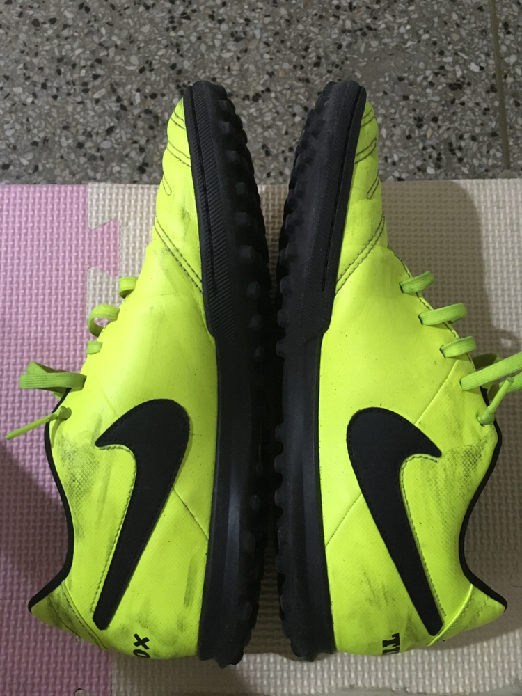 나이키 풋살화 티엠포X  275팝니다--1