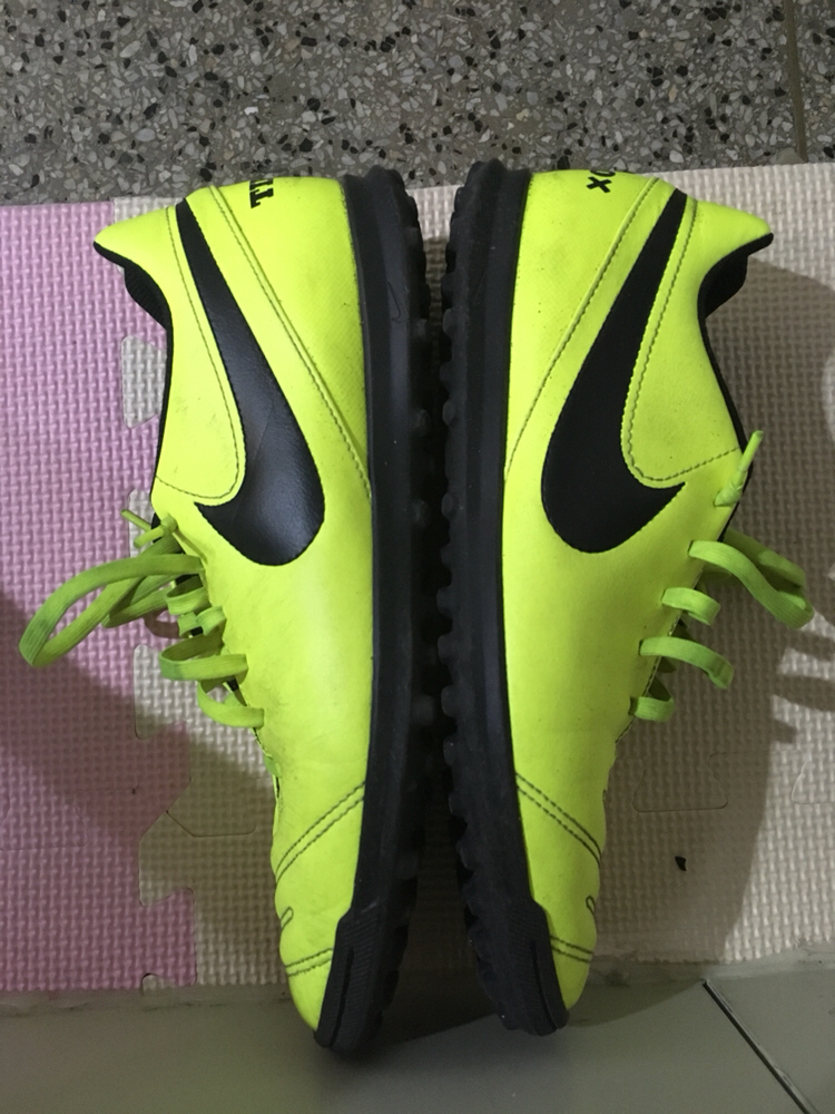 나이키 풋살화 티엠포X  275팝니다--2