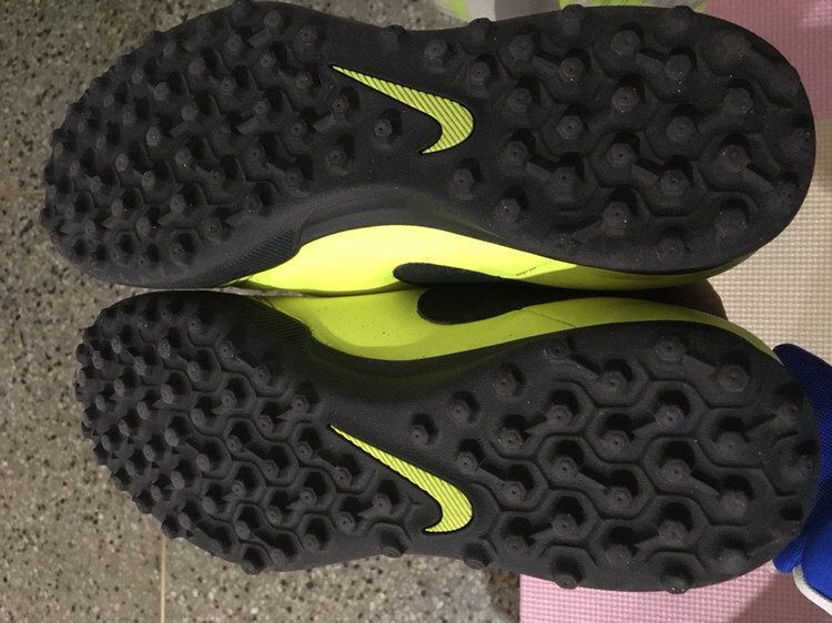 나이키 풋살화 티엠포X  275팝니다--4