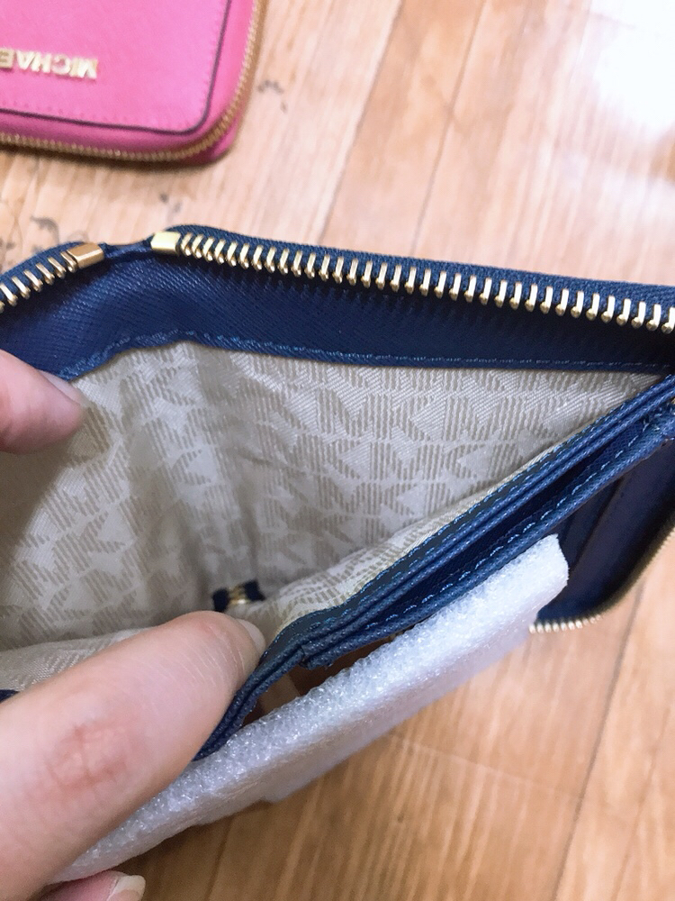 마이클 코어스 여성지갑 지퍼 반지갑 새상품--3