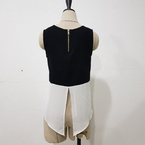 블랙 & 화이트 쉬폰 나시 블라우스 이미지