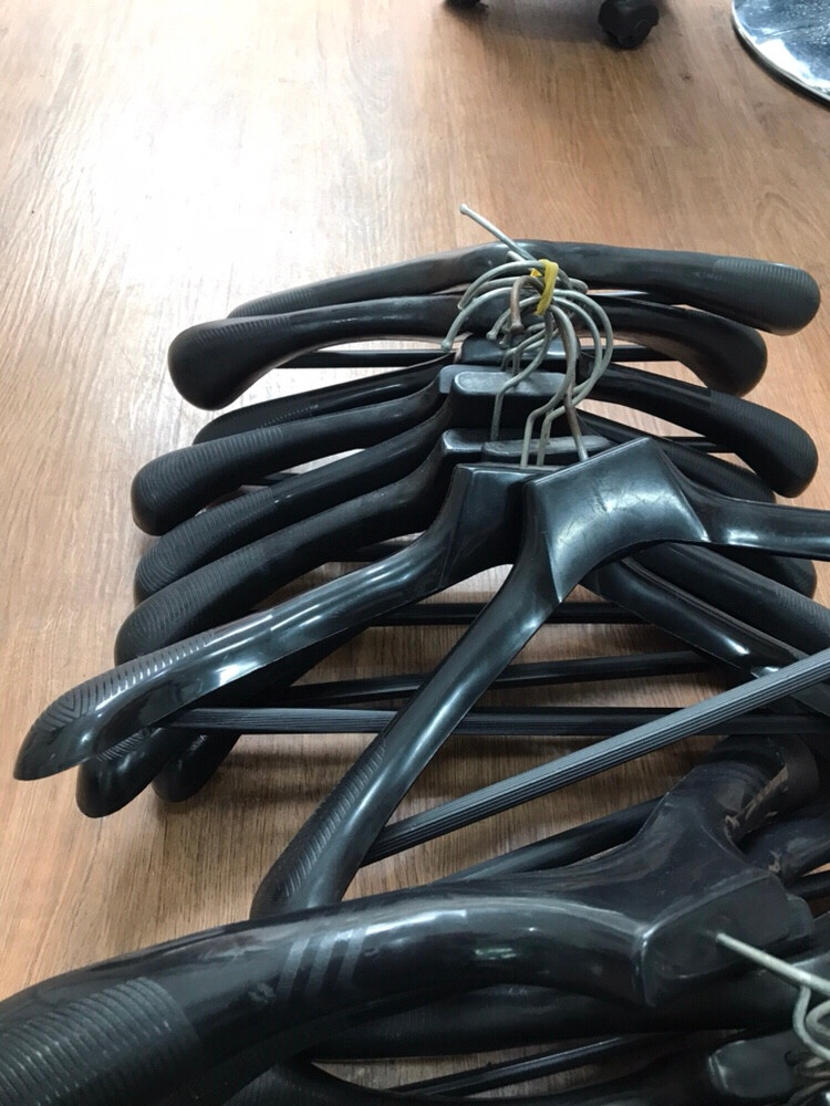 옷걸이개당150원❤️--1