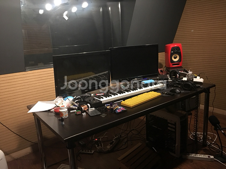 포밍테이블 2개 팝니다.--0