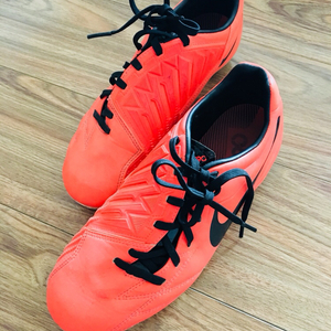 나이키 토탈90스트라이커 축구화 t90