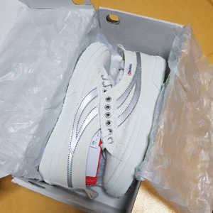 수페르가 (260)