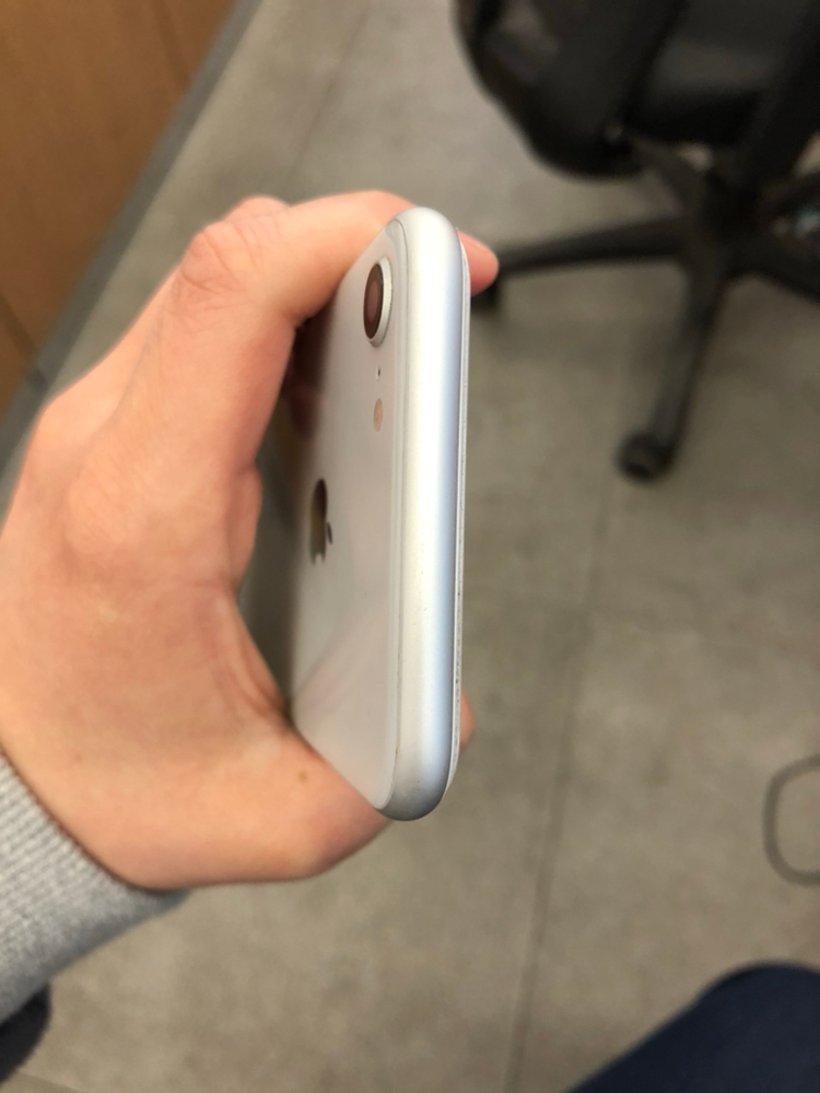 아이폰8 64G 실버 판매 합니다--0