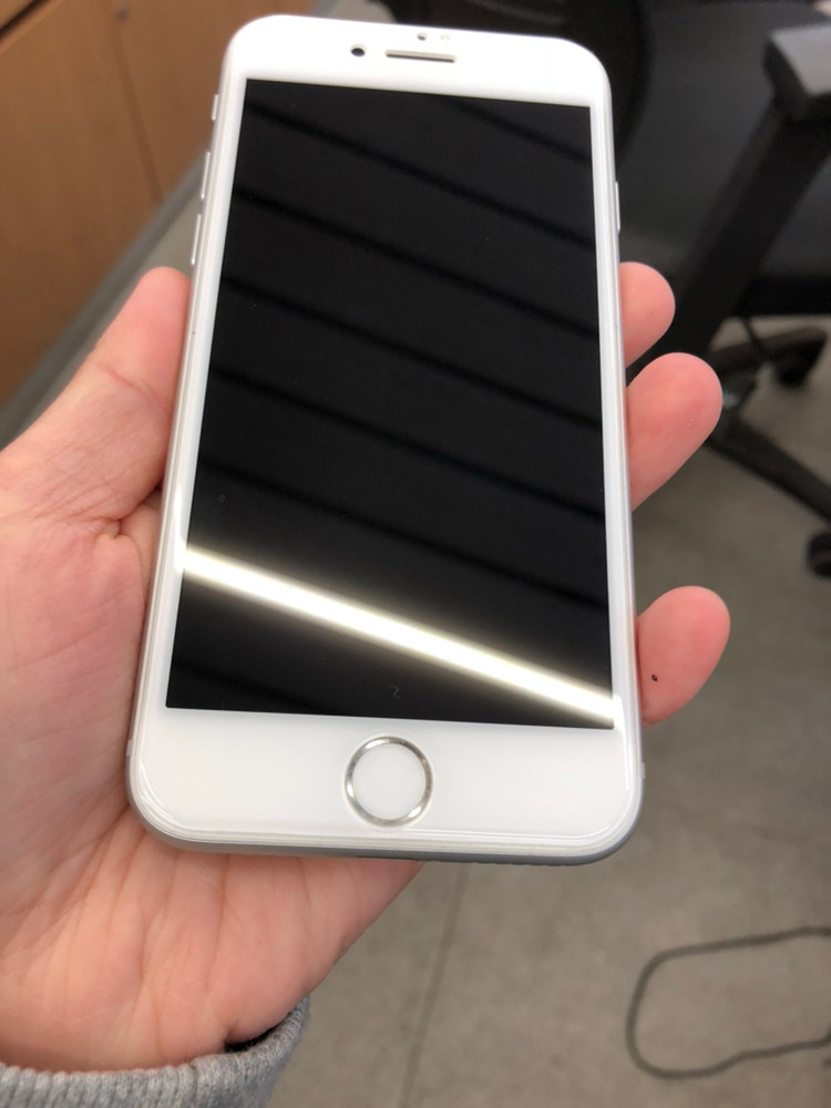 아이폰8 64G 실버 판매 합니다--5