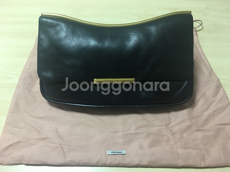 미우미우 클러치백--1
