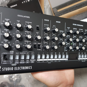 Roland Se-02