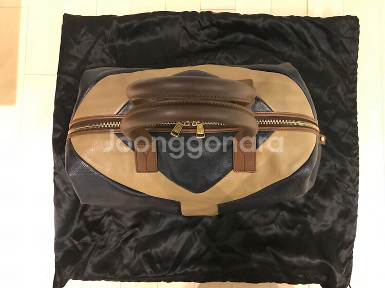 (정품)입생로랑 이지백 토드백 판매합니다.--5