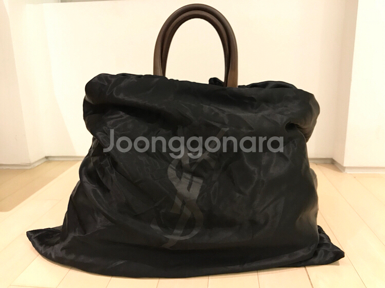 (정품)입생로랑 이지백 토드백 판매합니다.--8