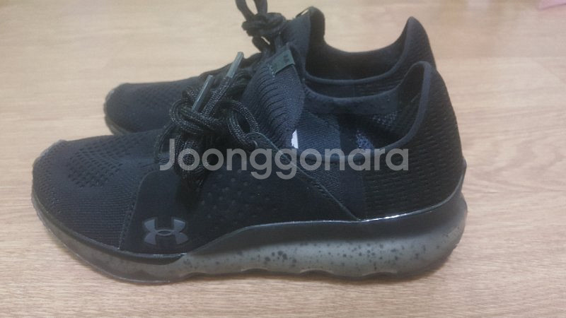 [새상품] 남아 230  언더아머 러닝화 신발--8