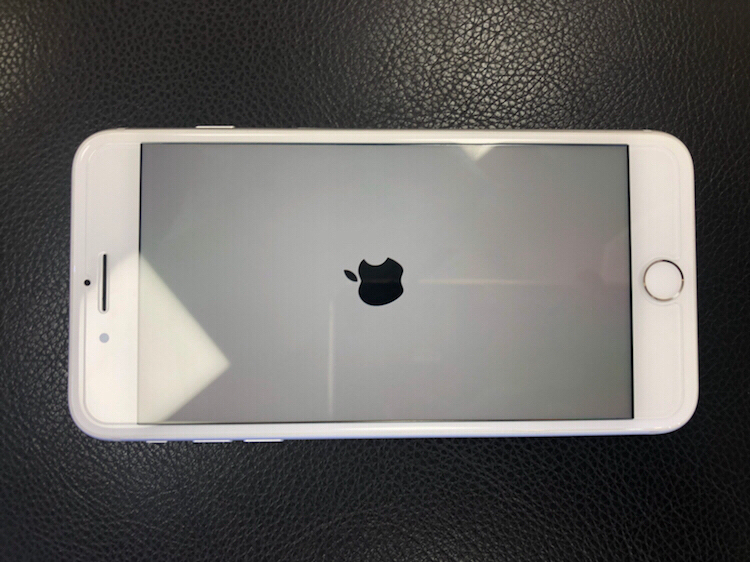 아이폰8 플러스 64실버 방탄유리 에눌가능--1