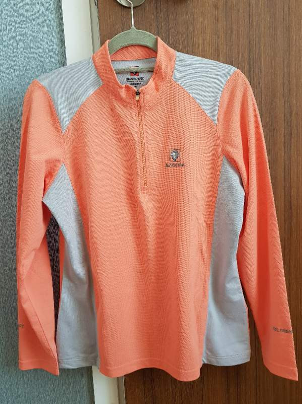 #옷장정리# 등산용티셔츠 여성용 이미지