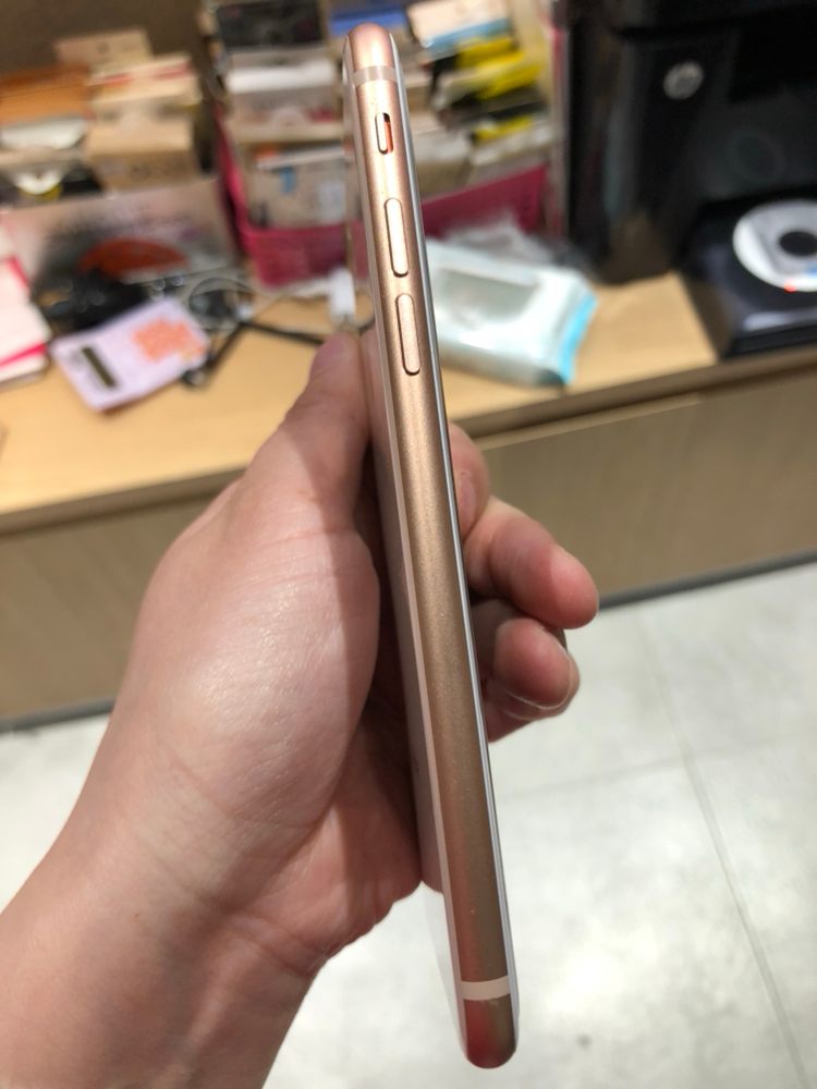 아이폰8 로즈골드 64기가 판매합니다--4