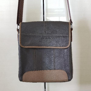 남성 숄더백 팝니다